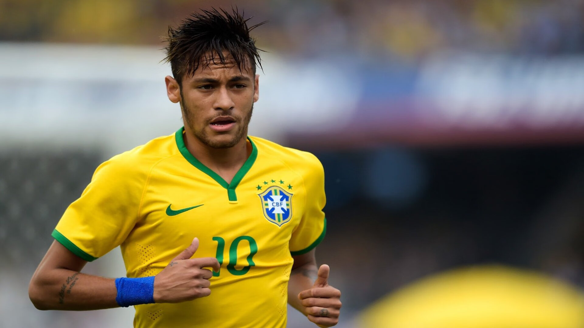 德甲新赛季揭幕战，拜仁慕尼黑3-1力克多特蒙德，凯恩首秀梅开二度引爆安联球场